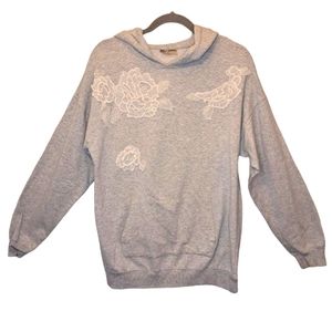 Betsey Johnson Gray Pullover Sweatshirt Hoodie Floral Embroidered Size Small